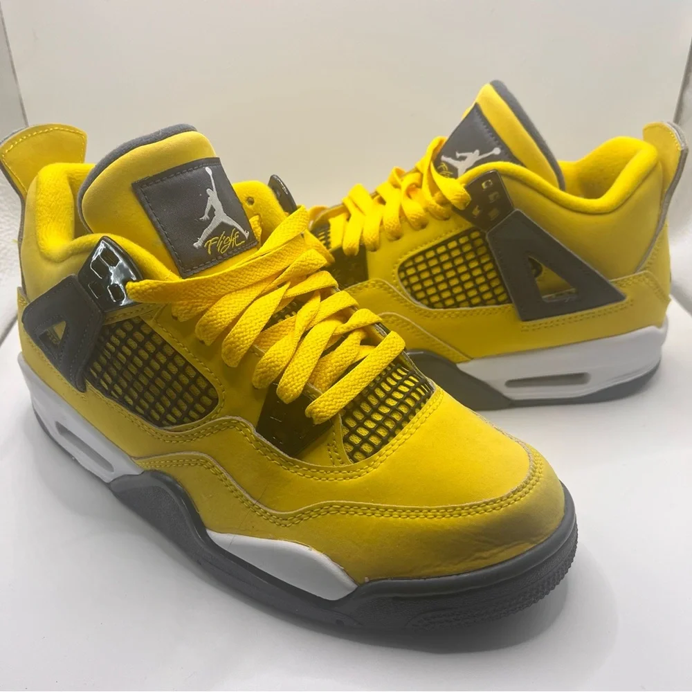 Air Jordan 4 Lightning 2021 GS 5.5Y‎ Tour Yellow Hype Streetwear Sneaker